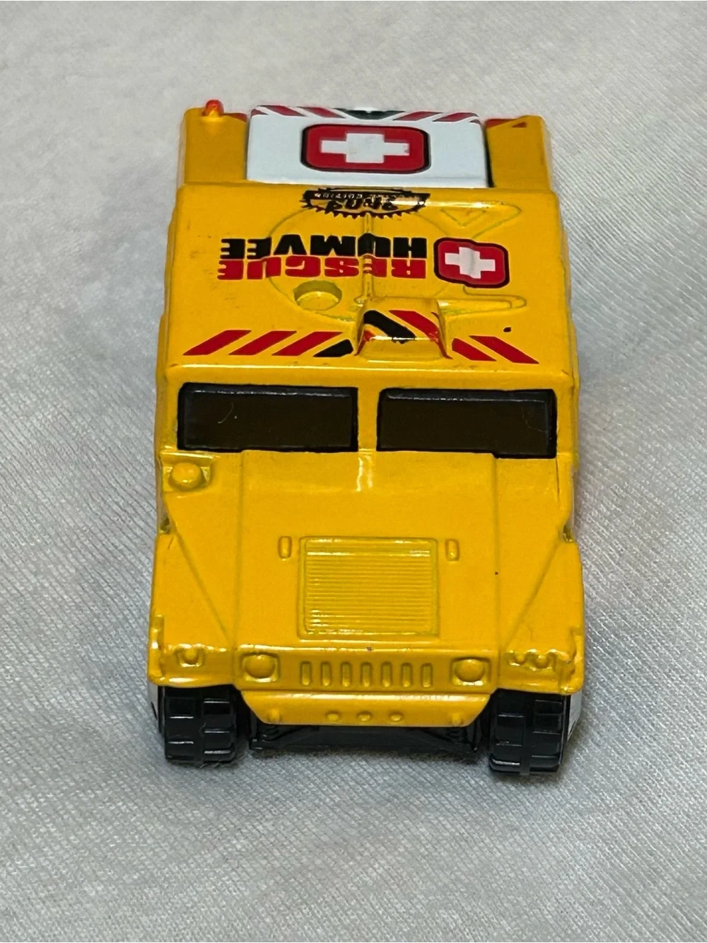 Matchbox Hummer H1 Rescue Humvee Yellow 2003 Special Edition 1/64